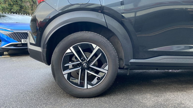 Nissan Juke 1.0 DiG-T N-Connecta 5dr DCT Petrol Hatchback